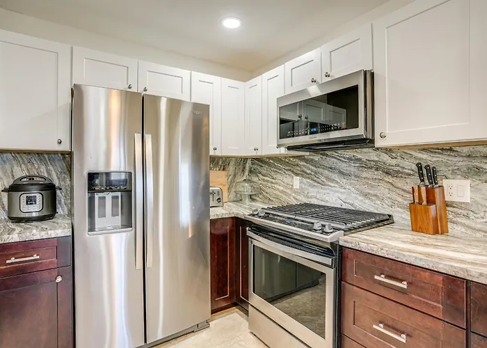 1 Mi To Dtwn: Scenic Hillside Retreat! Prescott