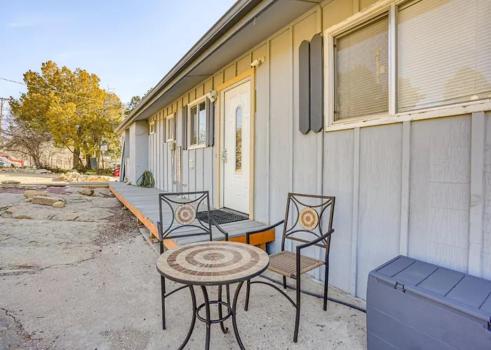 Appartement 1 Mi To Dtwn: Scenic Hillside Retreat! *